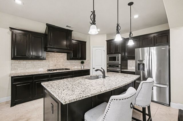 225 Hawks Ridge Trail, Burleson, TX 76028