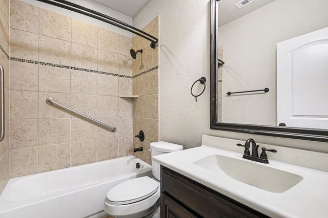 225 Hawks Ridge Trail, Burleson, TX 76028