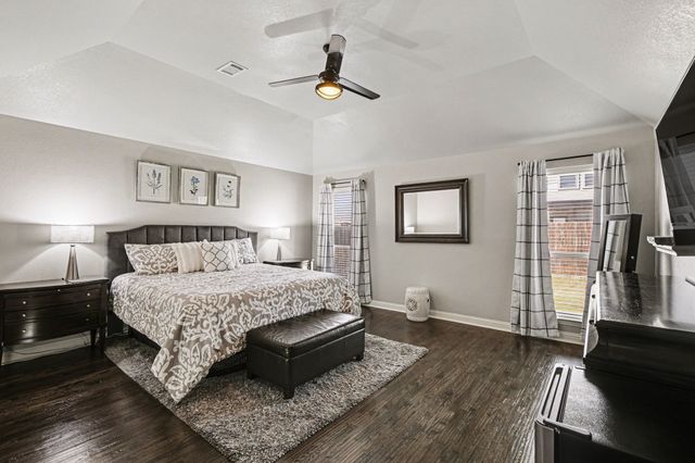 225 Hawks Ridge Trail, Burleson, TX 76028