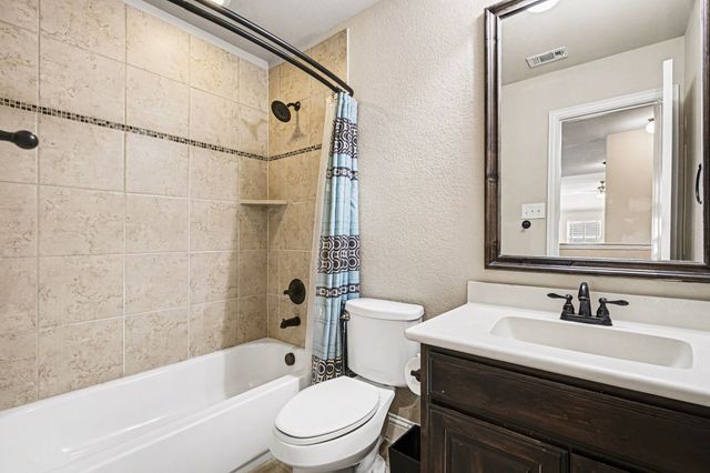 225 Hawks Ridge Trail, Burleson, TX 76028