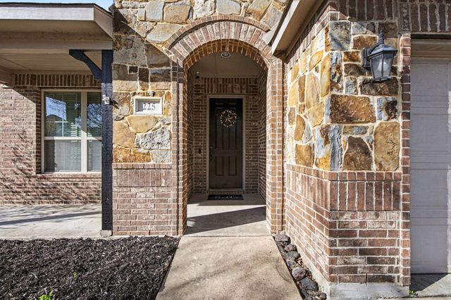 225 Hawks Ridge Trail, Burleson, TX 76028