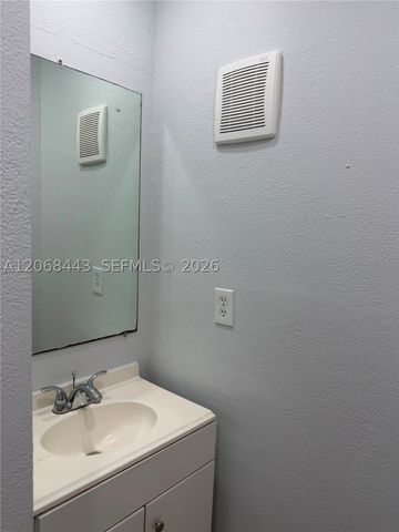 8020 N Colony Cir N 306, Tamarac, FL 33321