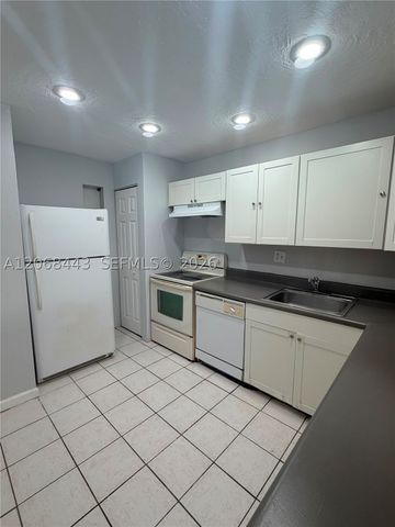 8020 N Colony Cir N 306, Tamarac, FL 33321