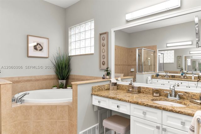 14610 Laguna Dr., Fort Myers, FL 33908