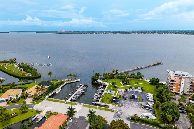 14610 Laguna Dr., Fort Myers, FL 33908