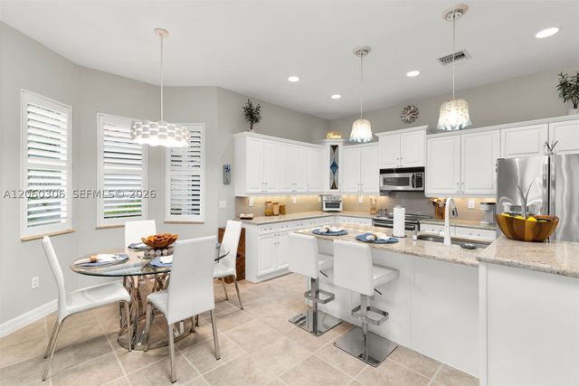 14610 Laguna Dr., Fort Myers, FL 33908