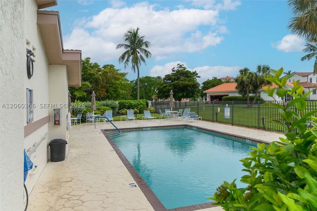 14610 Laguna Dr., Fort Myers, FL 33908