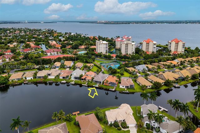 14610 Laguna Dr., Fort Myers, FL 33908