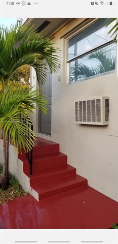 554 NE 68th St 4, Miami, FL 33138