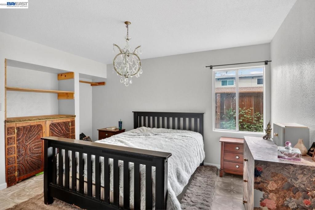 Image 17 of property listing at 2541 Marina Blvd, San Leandro, CA 94577