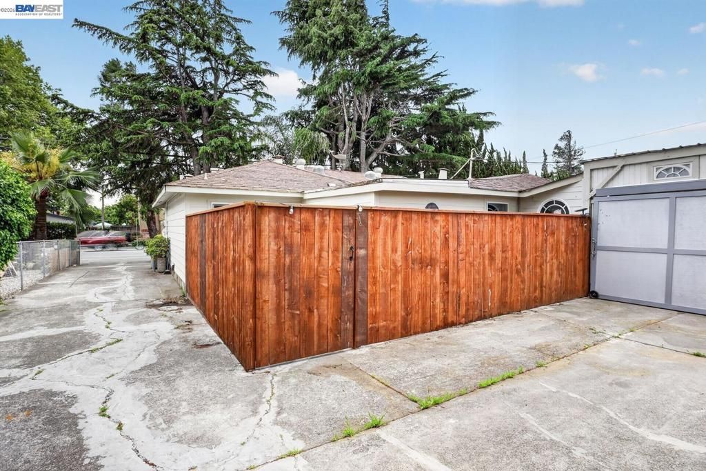 Image 23 of property listing at 2541 Marina Blvd, San Leandro, CA 94577