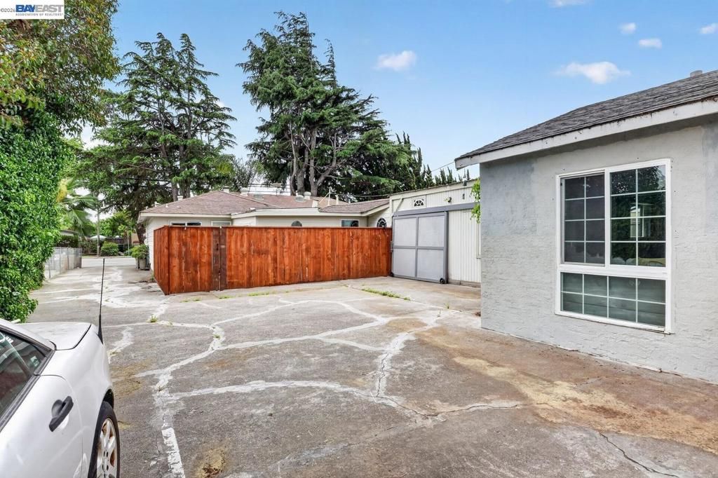 Image 25 of property listing at 2541 Marina Blvd, San Leandro, CA 94577