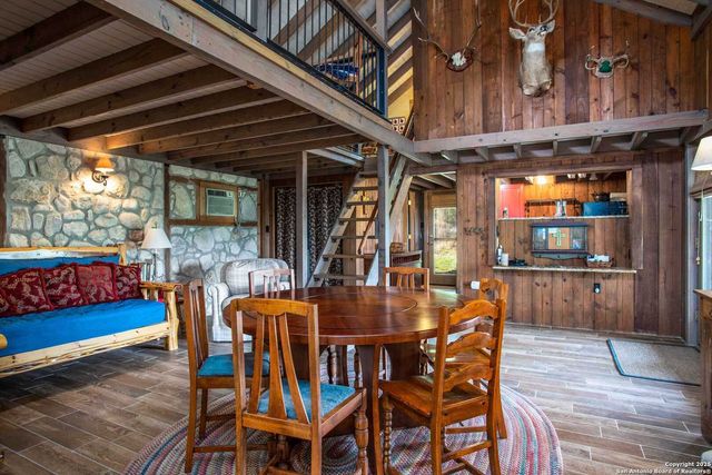 443 Moseley, Medina, TX 78055