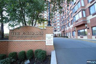 100 Old Palisade Road 1704, Fort Lee, NJ 07024