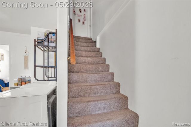 24047 Stanford Street, Dearborn Heights, MI 48125