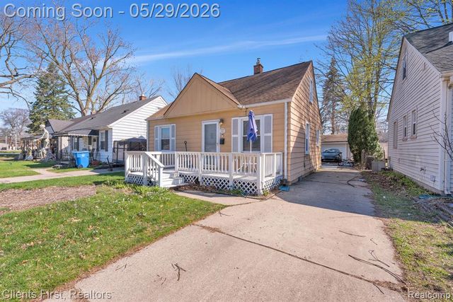 24047 Stanford Street, Dearborn Heights, MI 48125