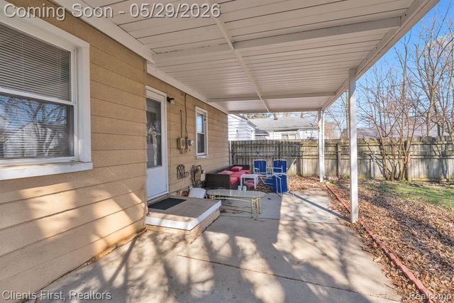 24047 Stanford Street, Dearborn Heights, MI 48125