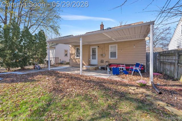 24047 Stanford Street, Dearborn Heights, MI 48125