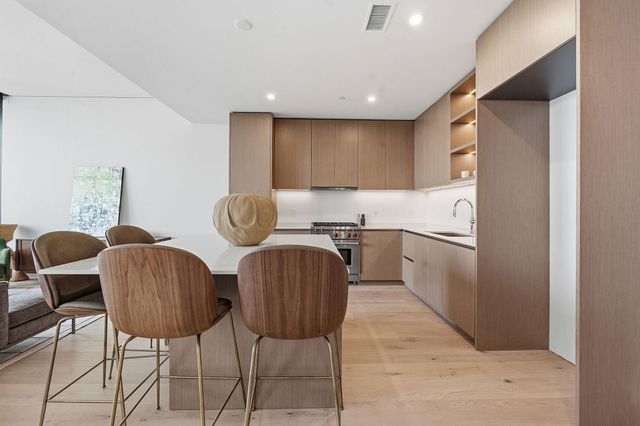 610 Davis ST 4102, Austin, TX 78701