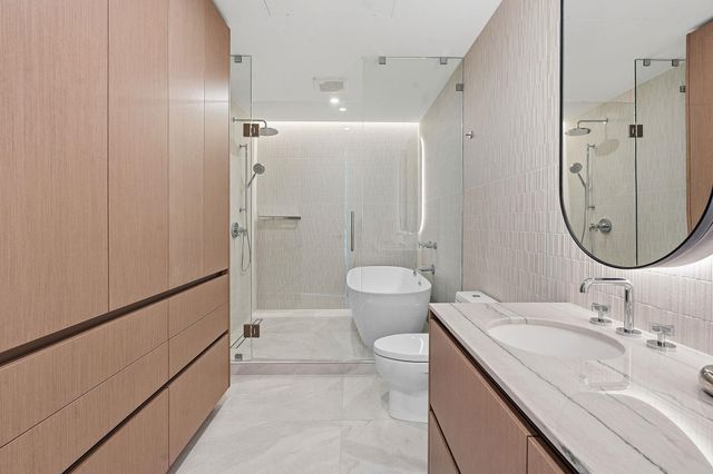 610 Davis ST 4102, Austin, TX 78701