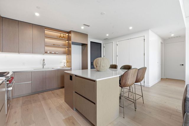 610 Davis ST 4102, Austin, TX 78701