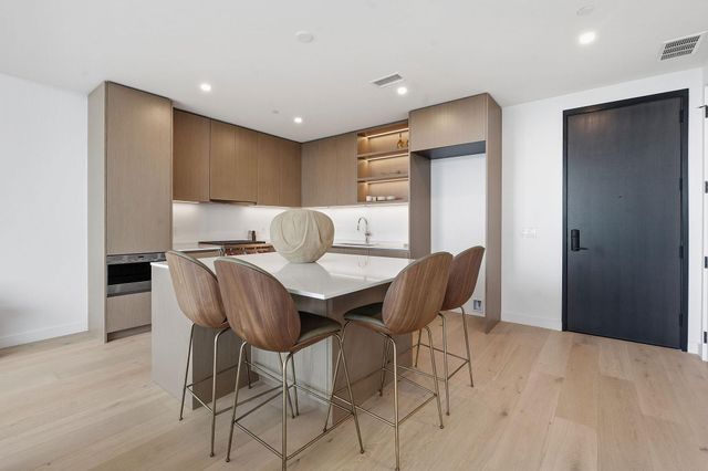 610 Davis ST 4102, Austin, TX 78701