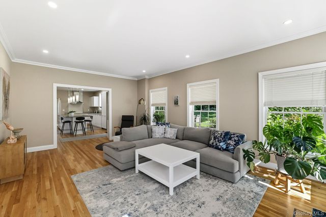 94 Holland Place, Hartsdale, NY 10530