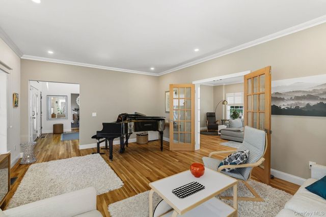 94 Holland Place, Hartsdale, NY 10530