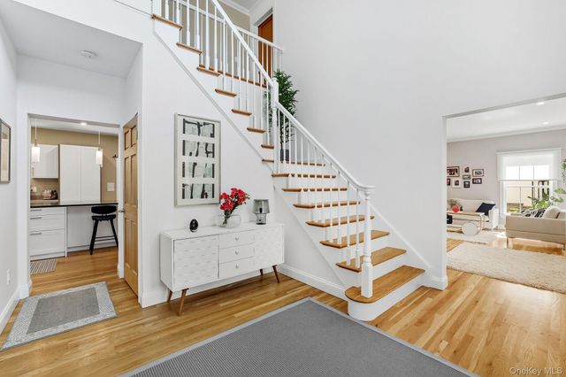 94 Holland Place, Hartsdale, NY 10530