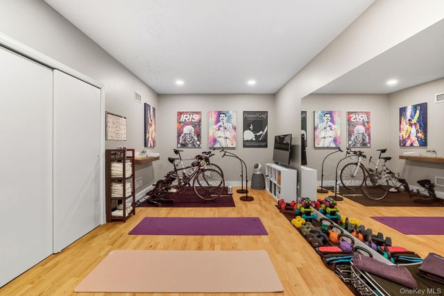 94 Holland Place, Hartsdale, NY 10530