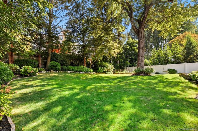 94 Holland Place, Hartsdale, NY 10530