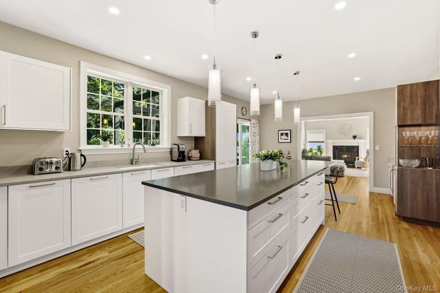 94 Holland Place, Hartsdale, NY 10530