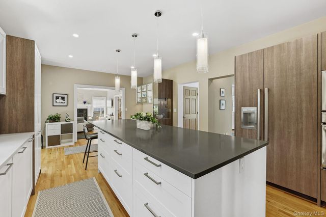 94 Holland Place, Hartsdale, NY 10530