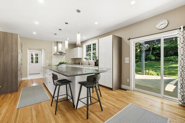 94 Holland Place, Hartsdale, NY 10530