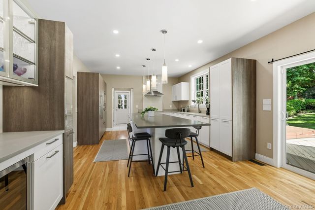 94 Holland Place, Hartsdale, NY 10530