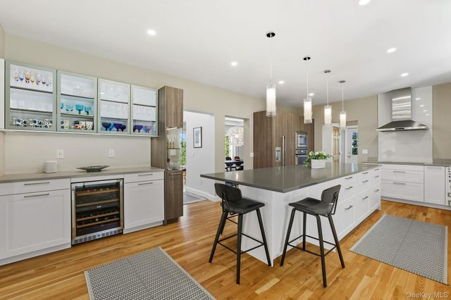 94 Holland Place, Hartsdale, NY 10530