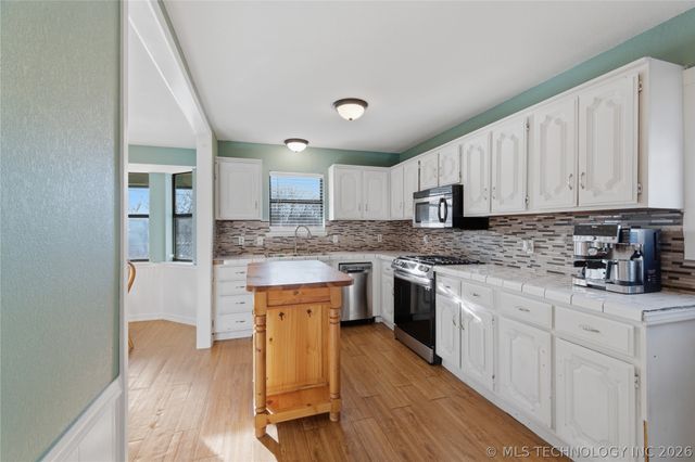 13674 S Maple Street, Glenpool, OK 74033