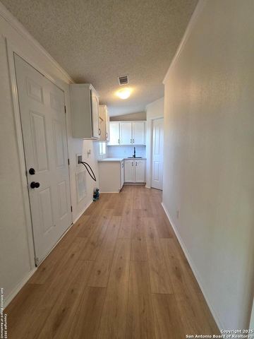 305 County Road 3821, San Antonio, TX 78253