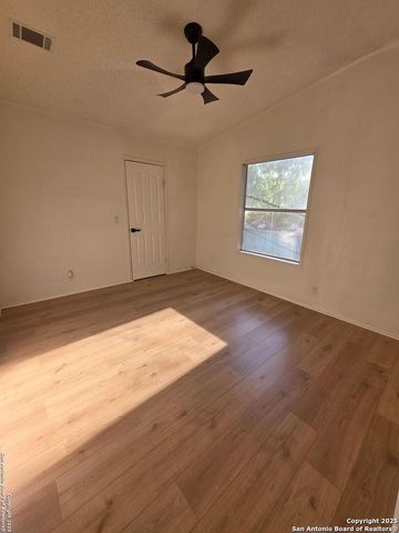 305 County Road 3821, San Antonio, TX 78253