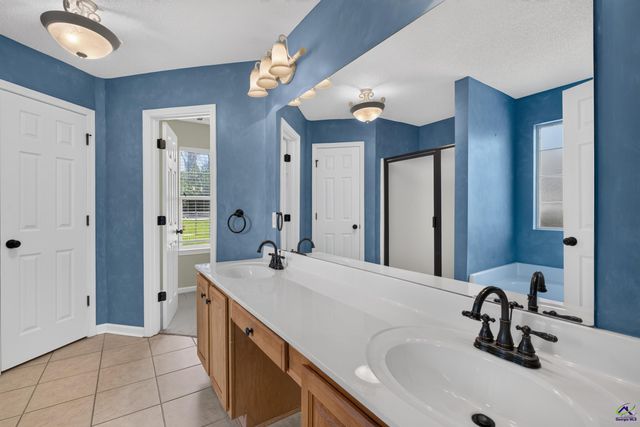 641 Thompson Mill Road, Bonaire, GA 31005