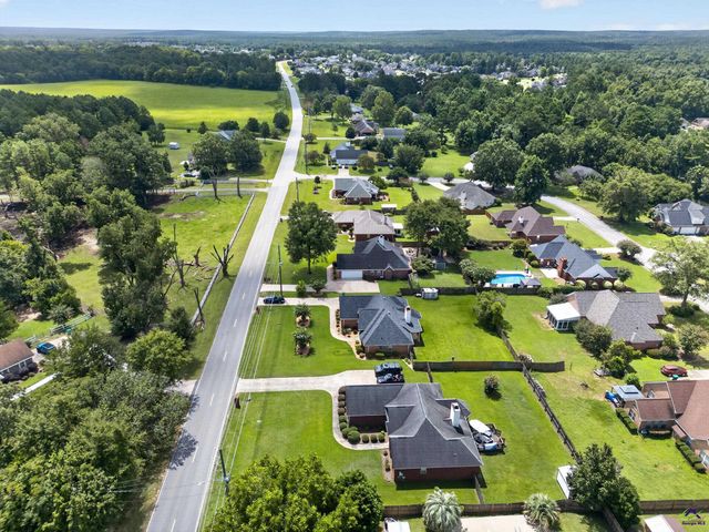 641 Thompson Mill Road, Bonaire, GA 31005