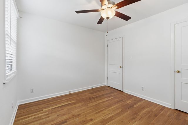 5615 Meadowcrest Ln, Nashville, TN 37209