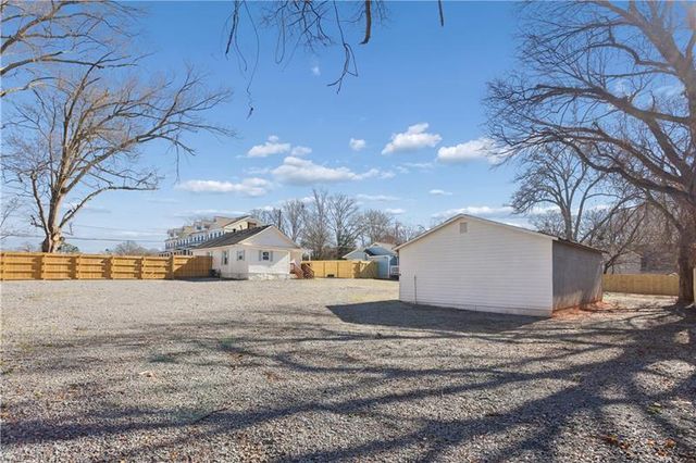 130 South Avenue SE, Marietta, GA 30060