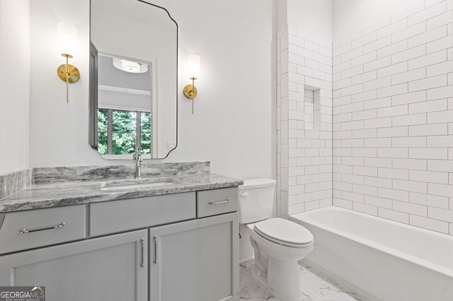 5416 Planting Field Lane, Flowery Branch, GA 30542