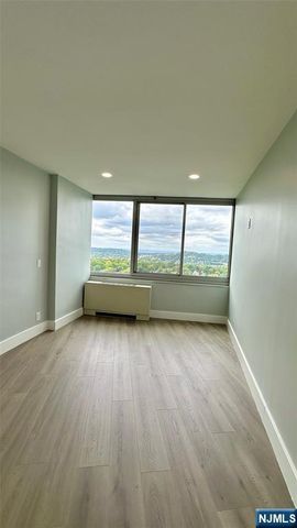 1 Claridge Drive 1000, Verona, NJ 07044