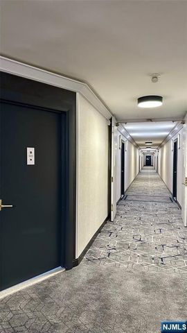 1 Claridge Drive 1000, Verona, NJ 07044