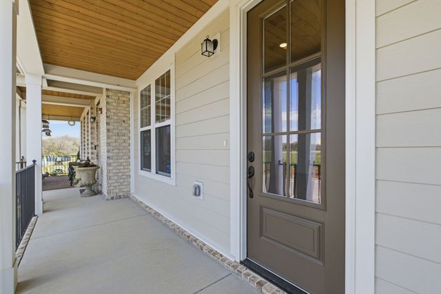 220 Nearwater Place, Hendersonville, TN 37075