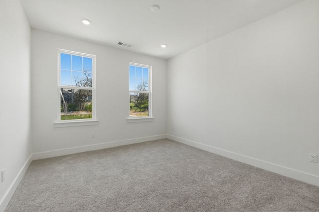 220 Nearwater Place, Hendersonville, TN 37075