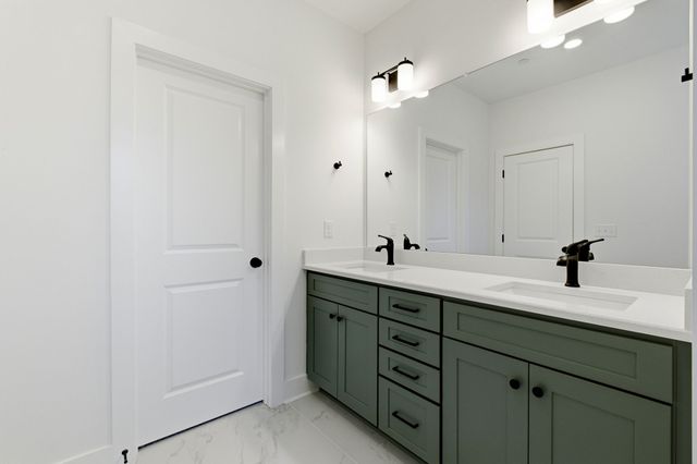 220 Nearwater Place, Hendersonville, TN 37075