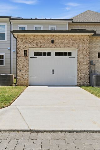 220 Nearwater Place, Hendersonville, TN 37075